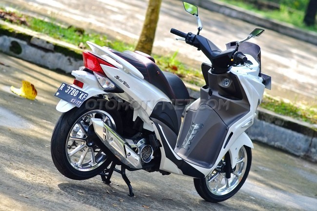 Scooter Honda Vision “bien hinh” Yamaha Nmax 150 ca tinh-Hinh-5